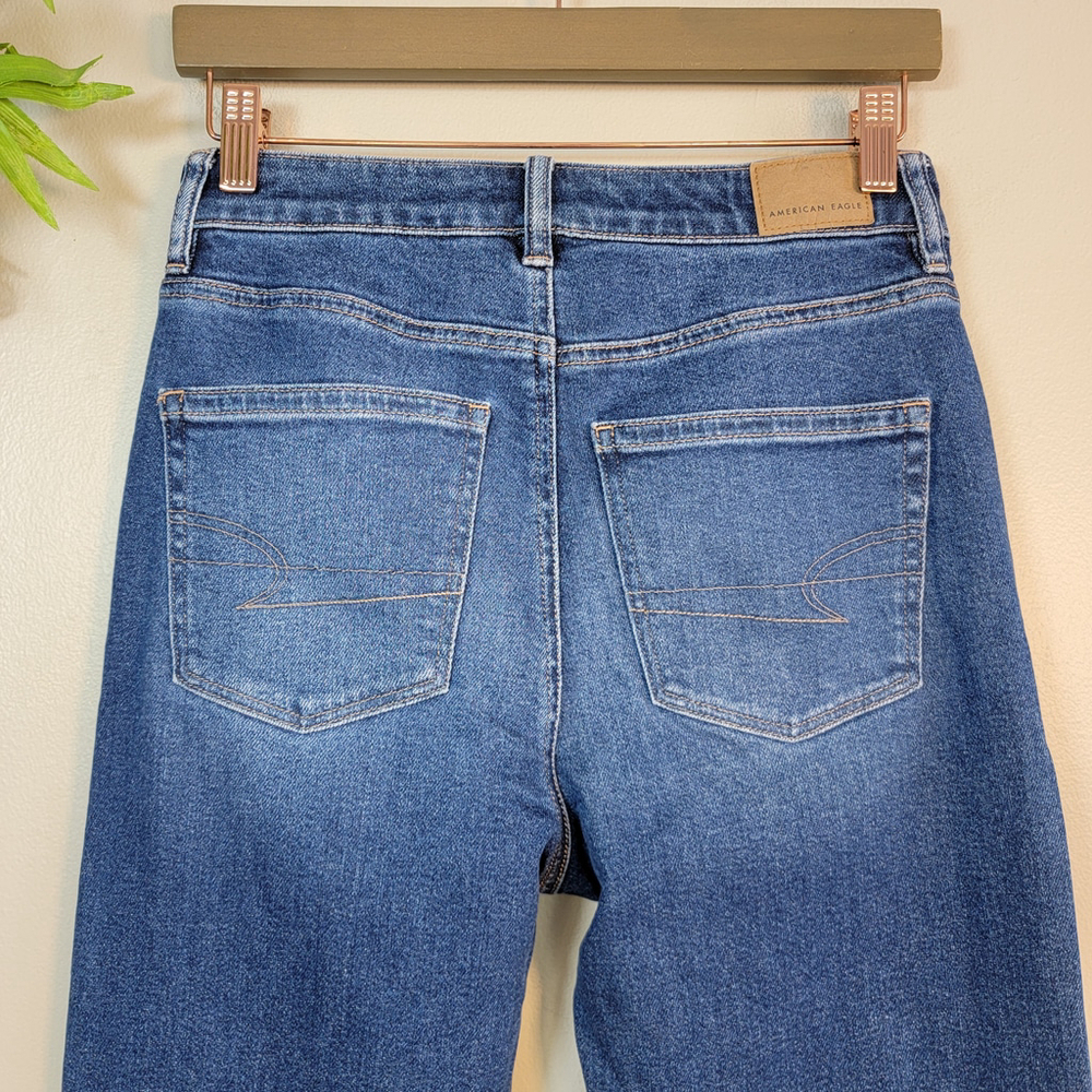 American Eagle Mom Jeans Hi Rise Medium Blue Wash Stretch Relaxed Fit AE 4 Long - Picture 8 of 12